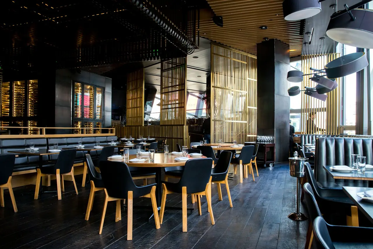 Modern eingerichteter Restaurant-Innenraum